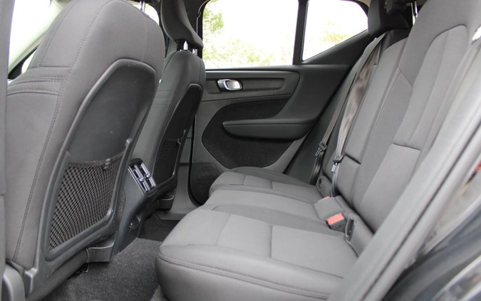 Volvo XC 40 cena 131999 przebieg: 98300, rok produkcji 2021 z Wieliczka małe 137